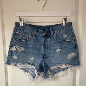 Levi’s 501 high rise jean cut off short in Moraga